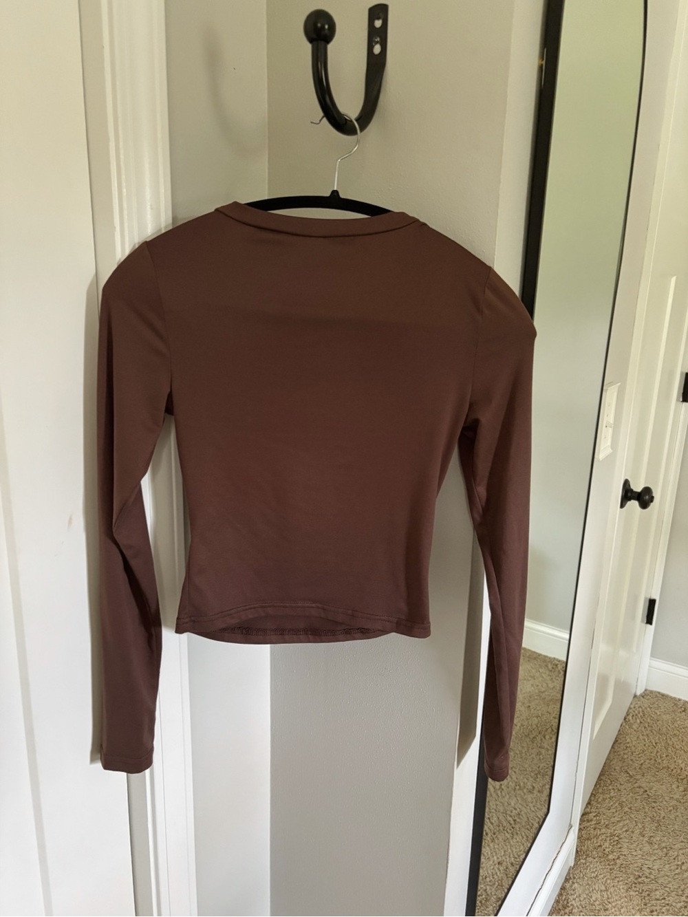 Long-Sleeve Deep V-Neck Cotton Crop Top in Chocolate Brown - Picture 2 of 2